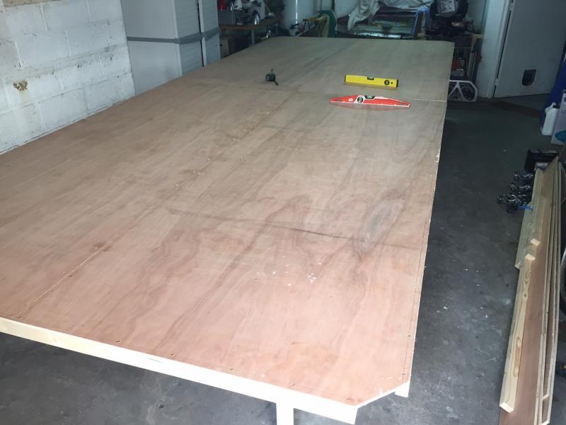 Voila,5m x2m,temps de montage 4 minutes....,maintenant y plus qu'a mettre des rails.....