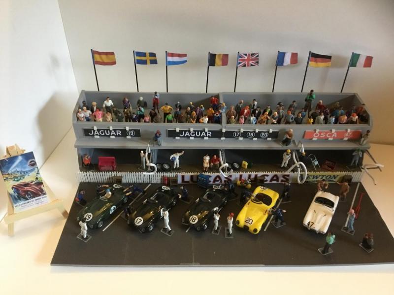 Stands JAGUAR et OSCA LE MANS 1953